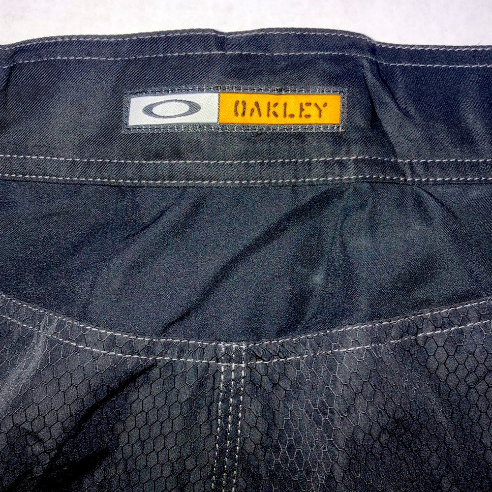 Men’s Oakley Black Board Shorts 34 - Picture 13 of 16